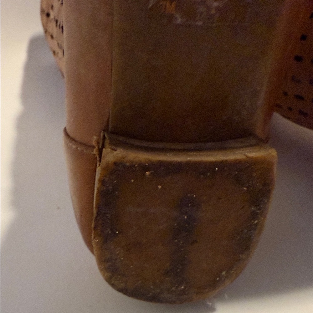Banana Republic tan tall knee-high leather boots 7 - Picture 12 of 16